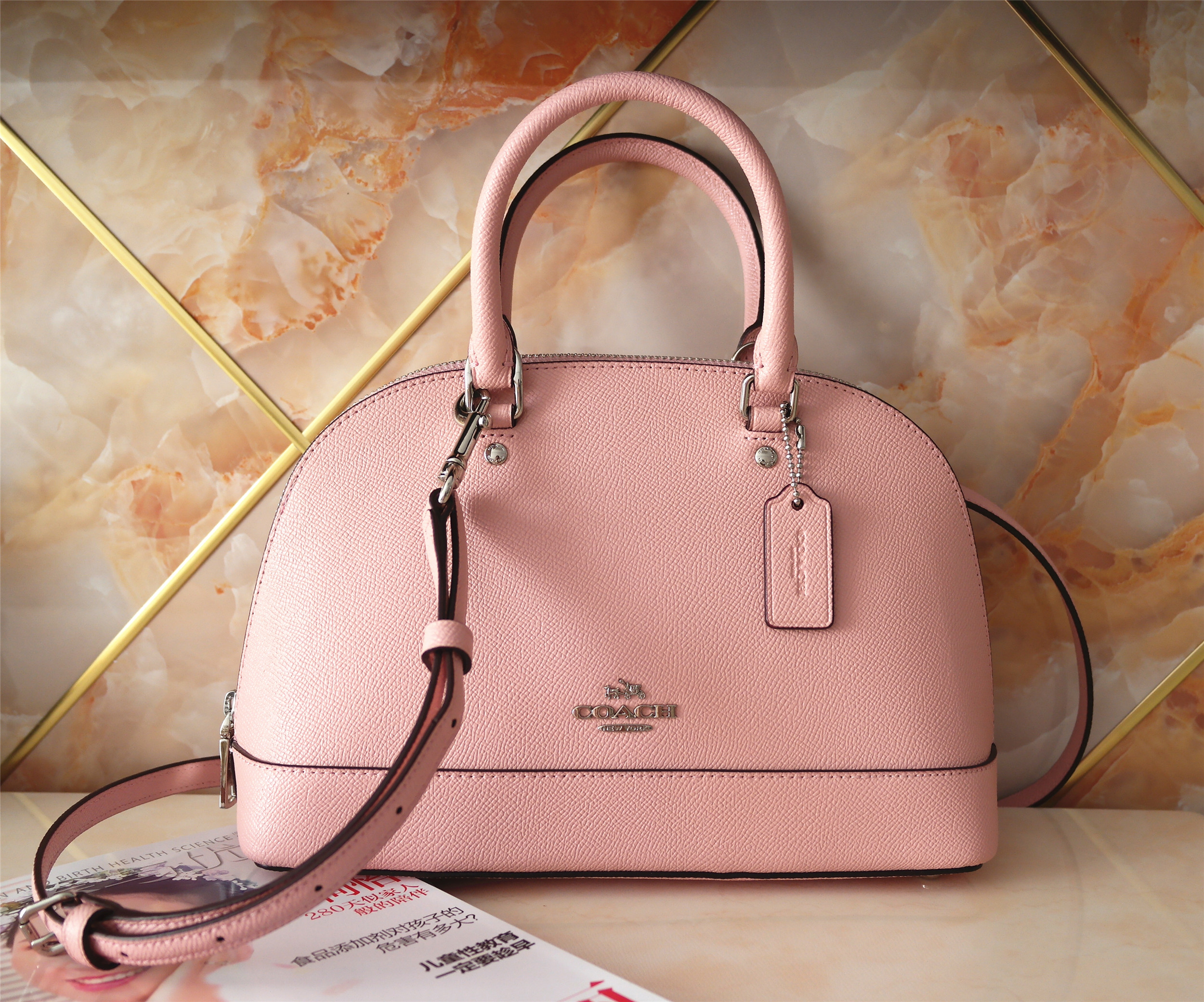 coach蔻驰包正品内里是什么样子的,coach包包多少钱一包