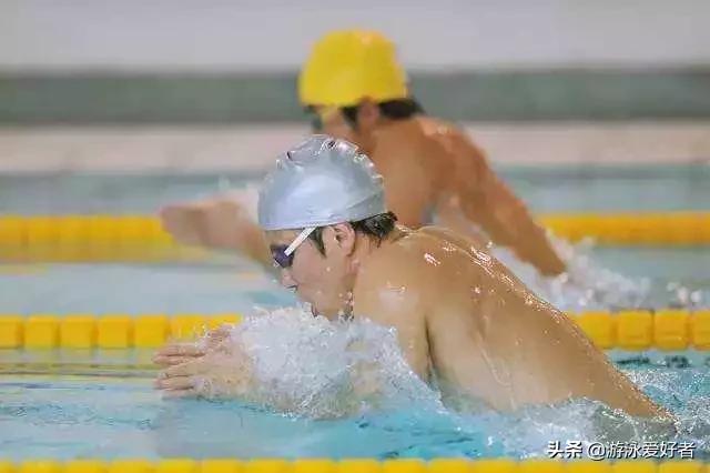 蛙泳如何提高速度而不累,蛙泳提速怎么样可以游得快