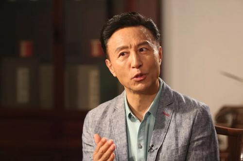 那个曾不顾家人反对，毅然出国留学的王洛勇，如今去了哪里？