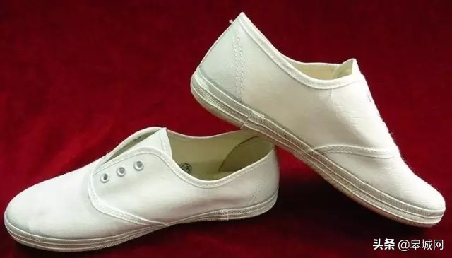 曾经这种衣服在六安夏天人手一件，穿过的都老了