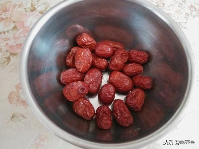 白开水寡淡无味喝不下？试试这个吧，清甜解膩，冬天做个水美人