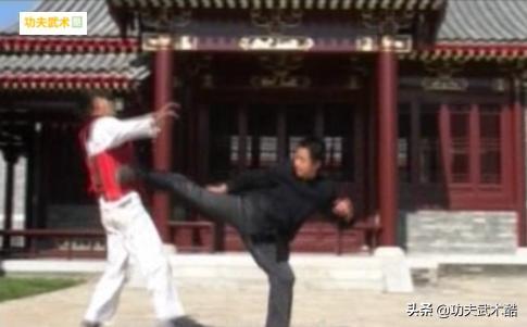 转身扫腿的正确踢法,转身后摆腿实战运用
