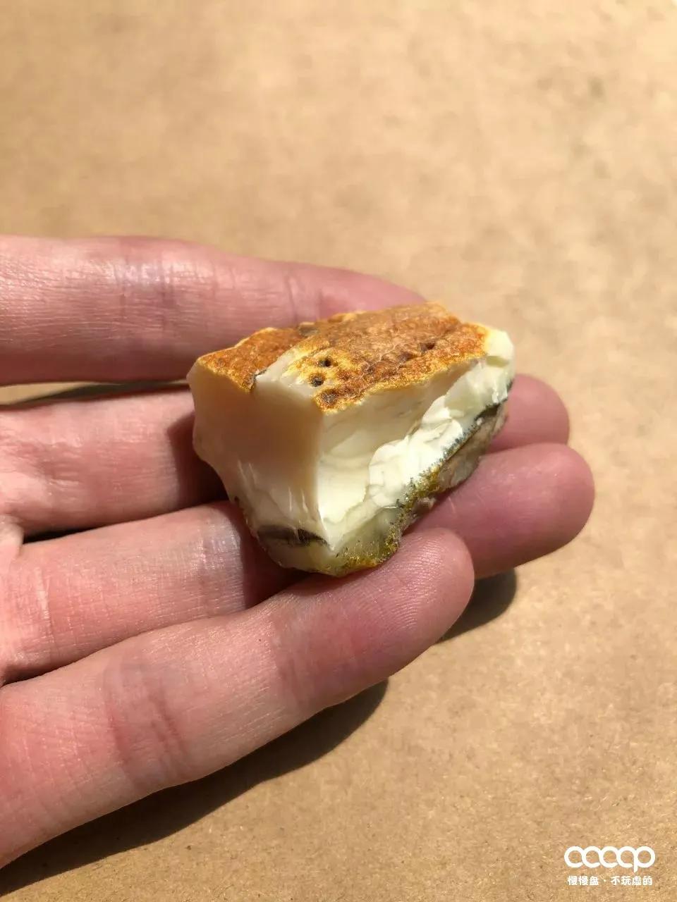 怎么选蜜蜡原石,怎么样才能买到真的蜜蜡原石