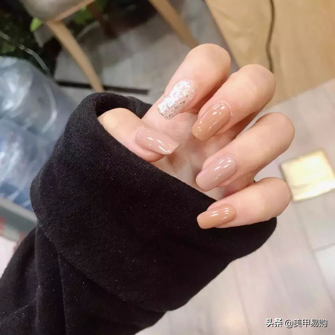 奶茶色渐变磨砂美甲,女生最爱的奶茶色系美甲来啦