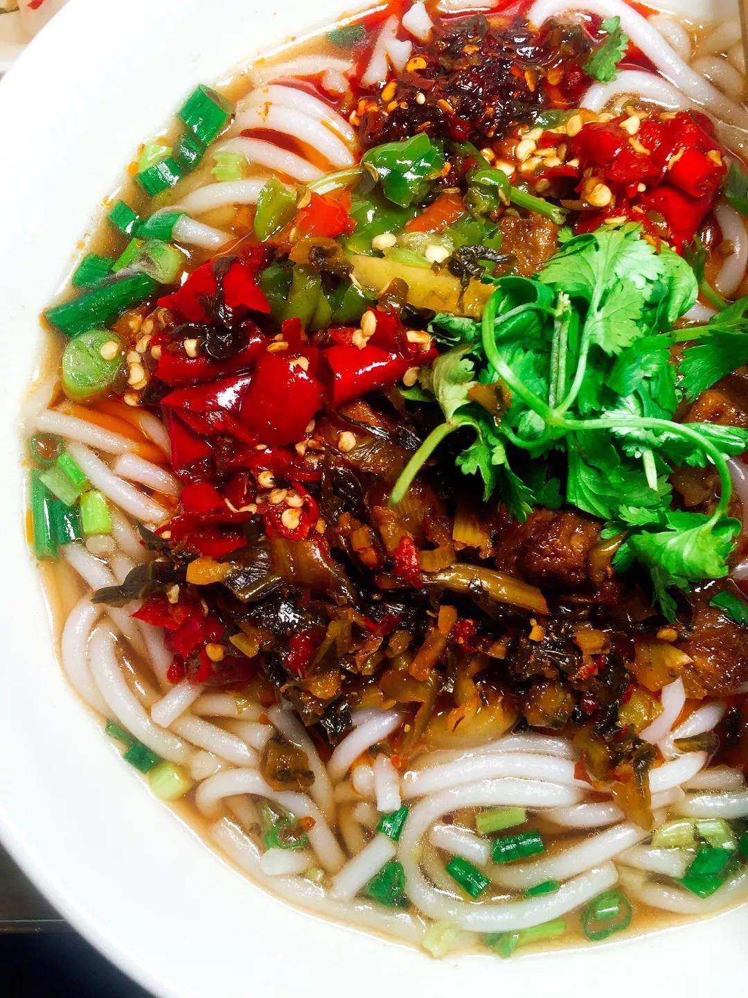 一碗米线斩群妖|我在昆明这5家米线店跪得端端正正