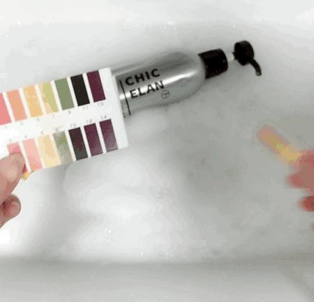 洗澡抹上就像泡着羊奶浴，全身喷香的沐浴露，让你重新穿起露背装