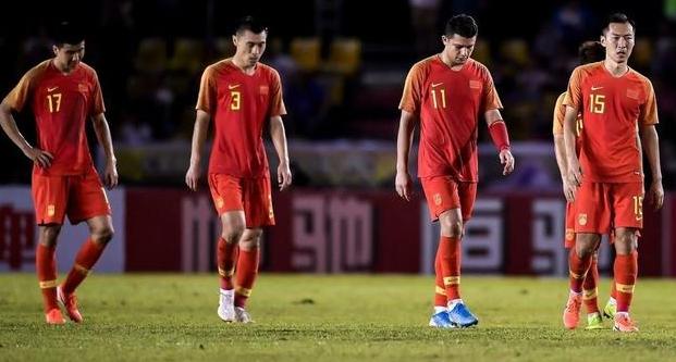 国足0:3不敌韩国争议判罚,世预赛国足0-0战平菲律宾