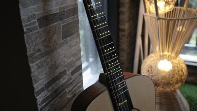 拒绝暴躁老师上线，摊牌吧！选个好吉他你也能一个月学会，比如它