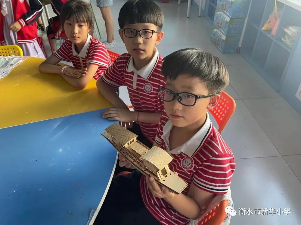 儿童学校兴趣小组,学校有三个兴趣小组共有学生180人