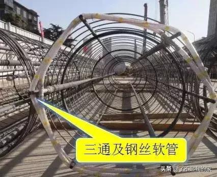 灌注桩钢筋笼卡住导管怎么办,打桩塌孔原因