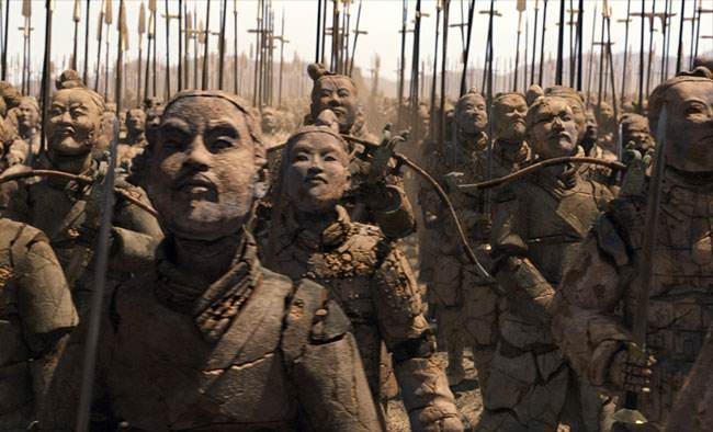 秦兵马俑旁边的土堆为什么不能挖,兵马俑中间的土墙里有什么作用