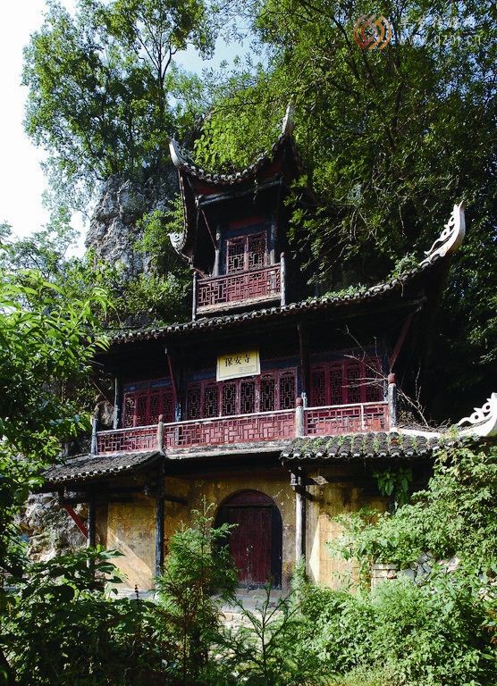 贵州织金县：一个织金洞，一道宫保鸡丁如何能够留住游客？