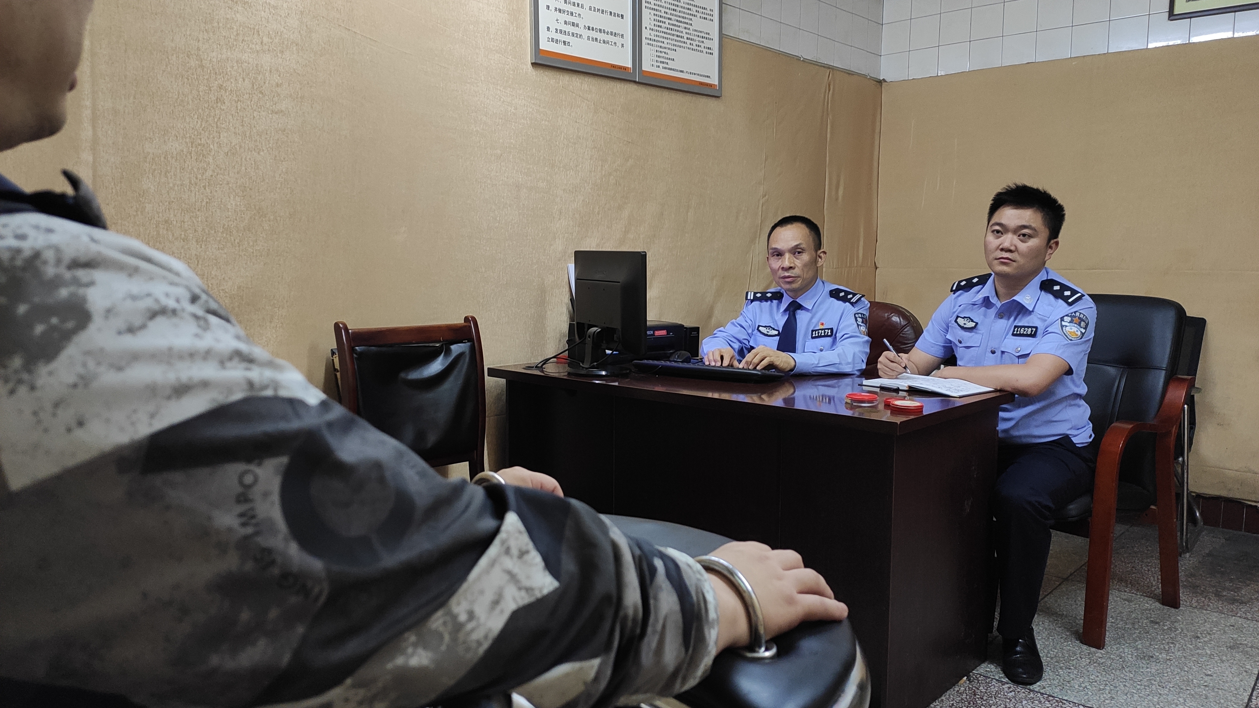 “神探民警”詹一奎：27年案侦生涯破案千余件