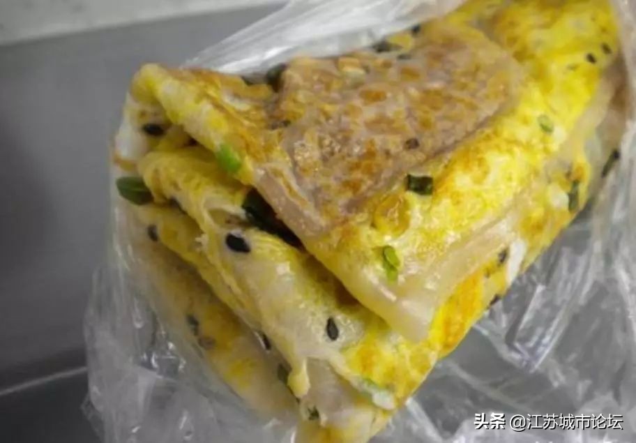 对于盐城鸡蛋饼的介绍,赤峰鸡蛋饼和盐城鸡蛋饼