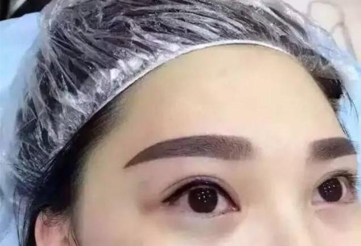 纹眉太稀疏的女人命好吗,纹眉半年能用四叉眉笔吗