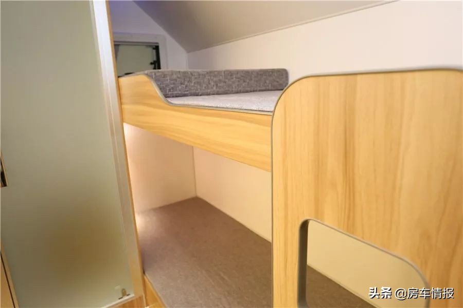 既便宜又大又能合法上路的房车,7.98万房车