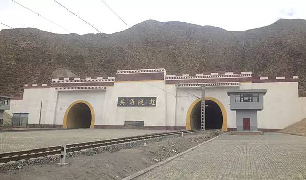 中国最长的隧道是什么隧道,中国前十名最长隧道是哪些