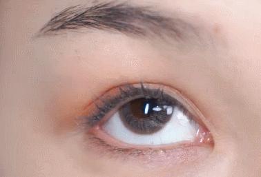 网红眼影盘ins眼影画法,红色眼影和橙色眼影搭配画法