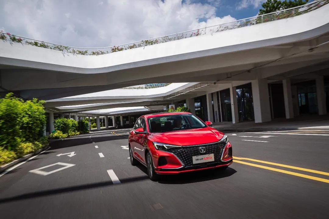 轩逸逸动plus朗逸怎么选,逸动plus高配和朗逸怎么选择