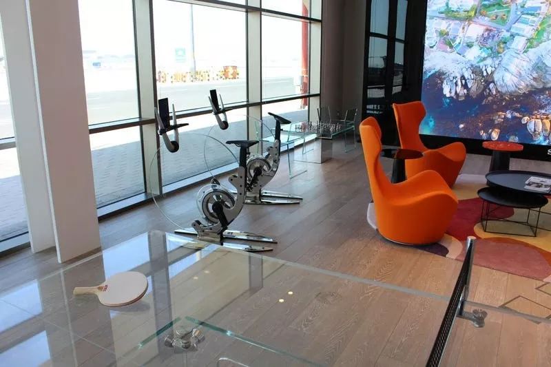 迪拜机场豪华VIP私人候机楼,还可试驾布加迪威龙,简直壕气冲天