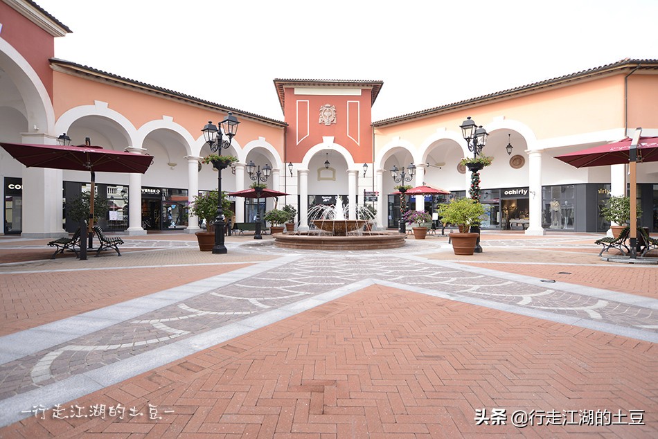 上海佛罗伦萨小镇，奥特莱斯世界名品购物中心，中国奢侈品领导者