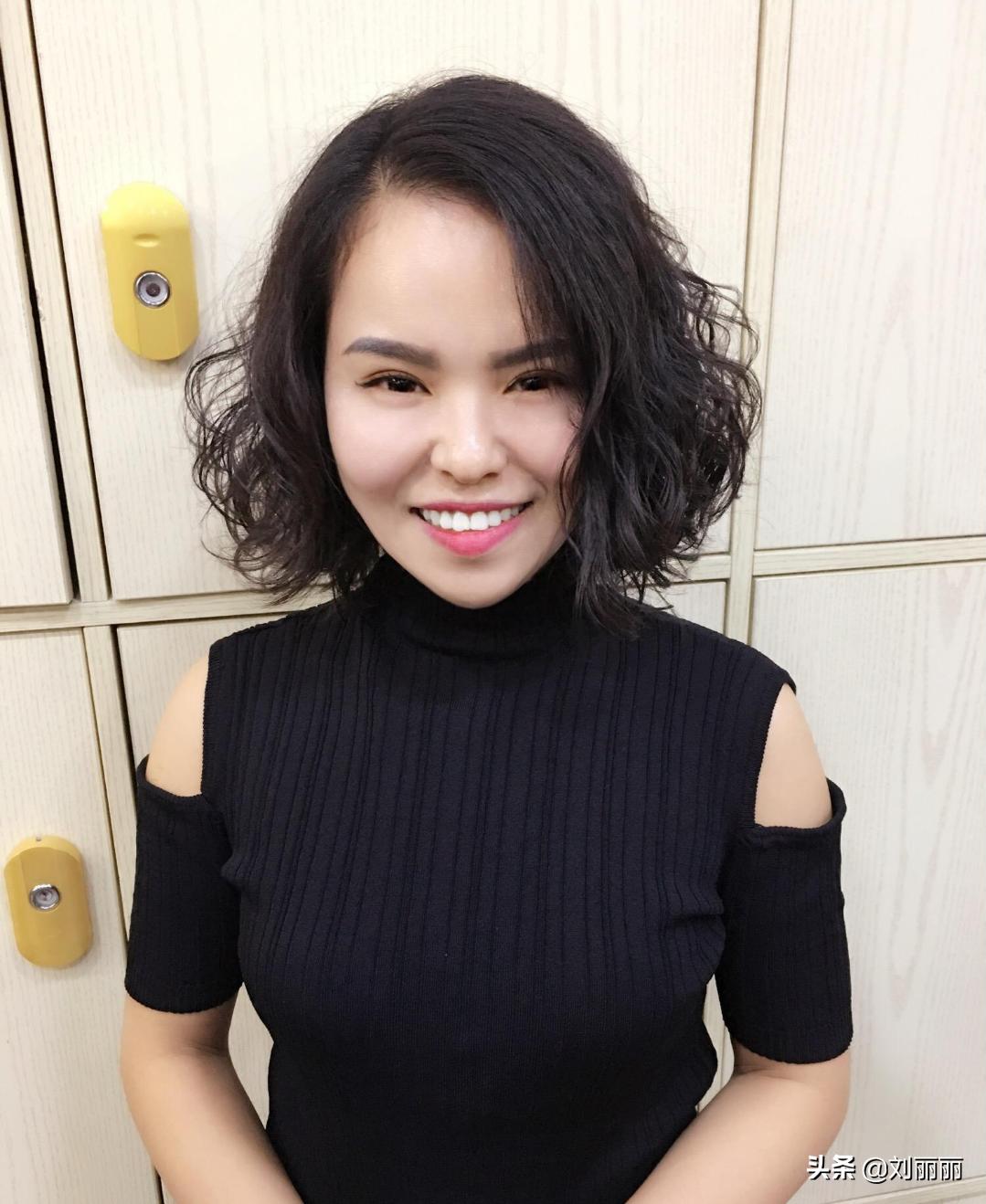 中年女发量少烫什么卷好看,40岁女人头发少烫什么卷好看洋气