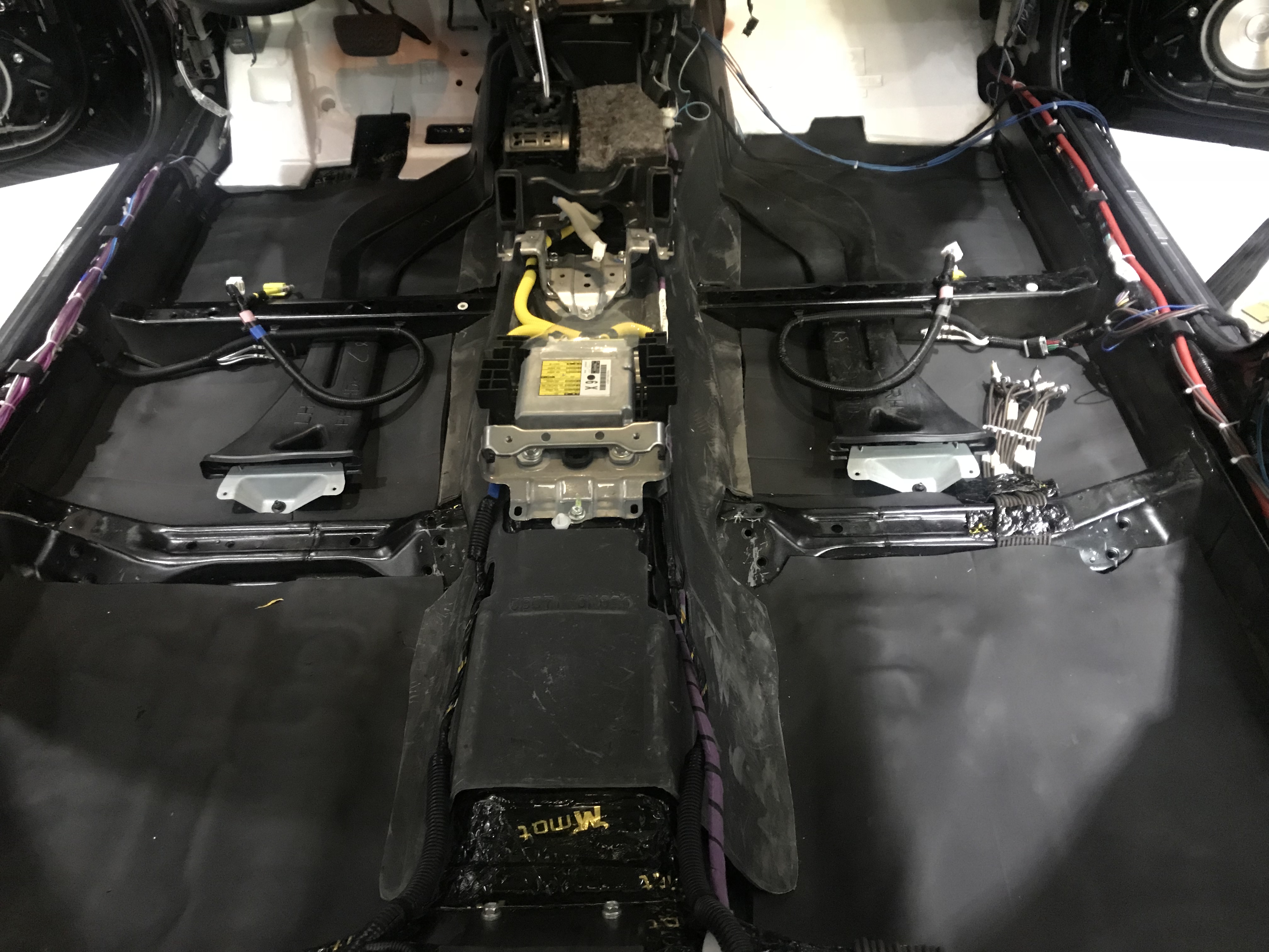 音皇丰田皇冠汽车音响改装桃木功放,视觉听觉双重享受