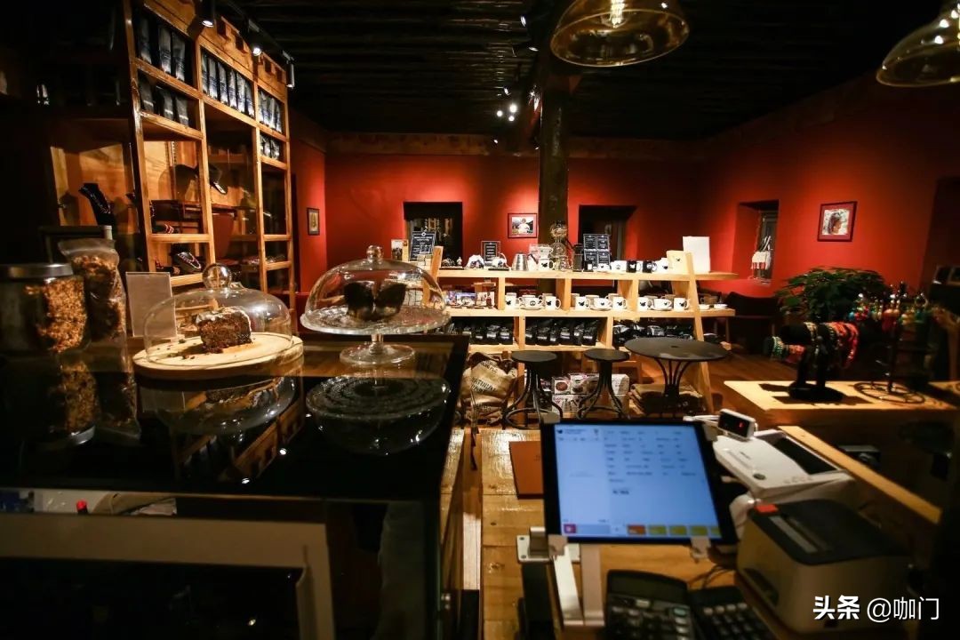 月入近百万！他在海拔4000多米，开火了3家咖啡馆