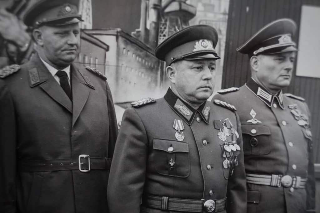 “老大哥”的统治困境：无孔不入的斯塔西为何无法阻止东德崩溃