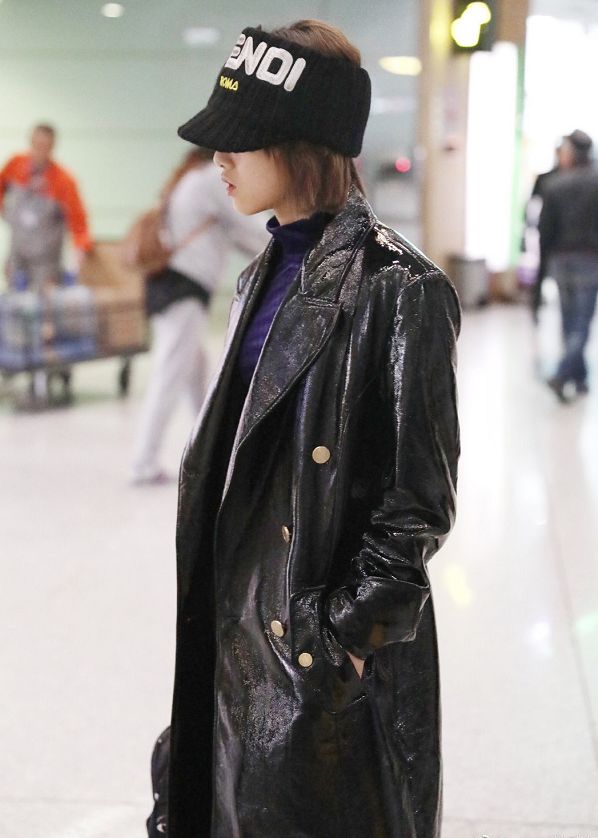 中式盘扣皮衣女刘雯,刘雯皮衣穿搭大合集