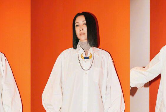 那英不配,那英到底是一个怎样的人