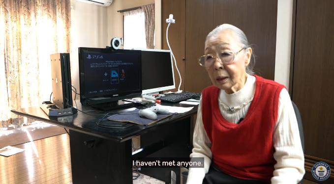 96岁奶奶沉迷游戏40年,网红老奶奶游戏