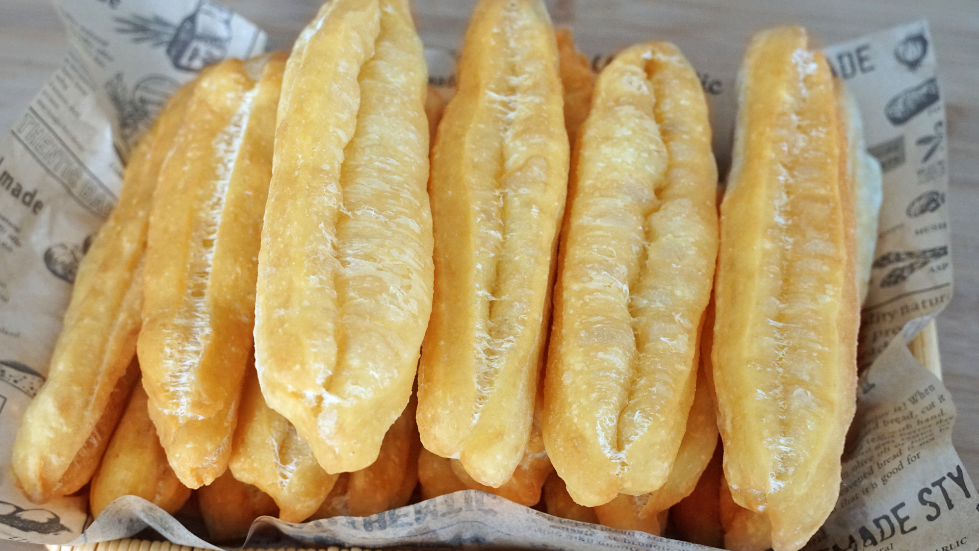 香酥小油条做法不用任何添加剂,家庭自制油条的小窍门