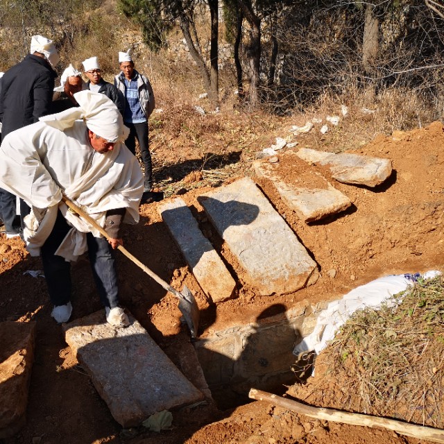 农村不火葬实行土葬是真的吗,山区可以土葬吗