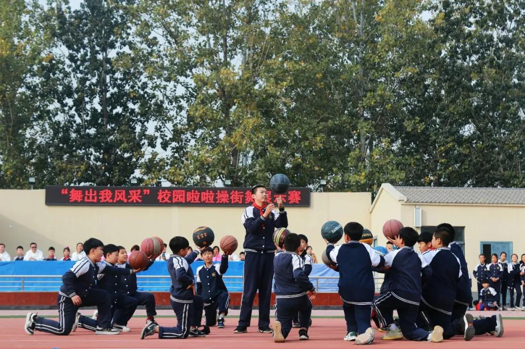 东方双语学校街舞啦啦操,东方双语本部啦啦操