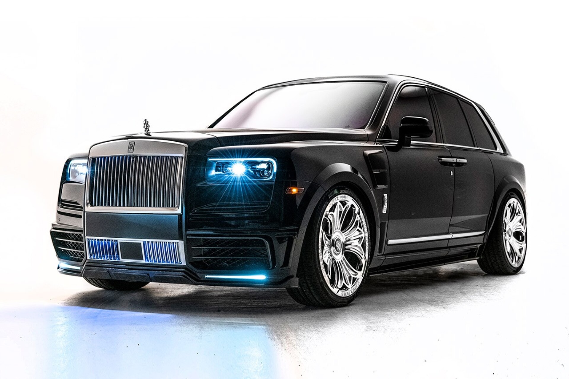 鍔虫柉鑾辨柉瓒呴叿杞﹀瀷,鍔虫柉鑾辨柉鍢诲搱