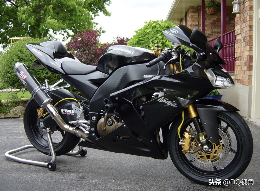 川崎z40022款和21款区别在哪里,川崎摩托车全系列2021款1400