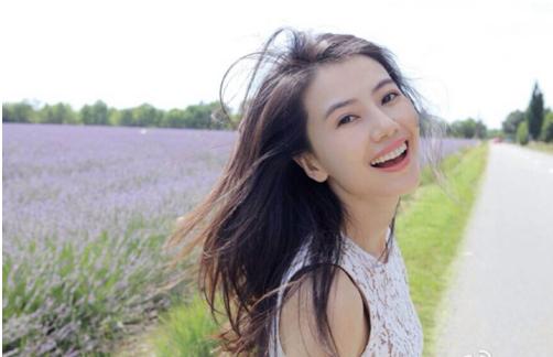 来看看18位当红女艺人妆前妆后差别，真实素颜状态，颠覆您的三观