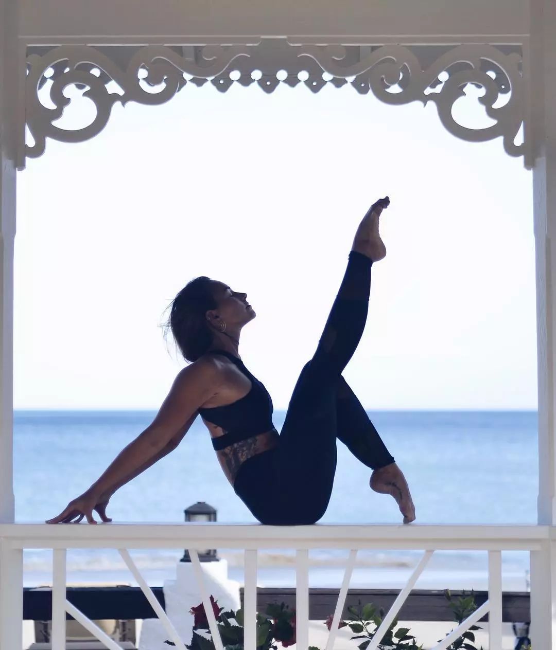 肠胃功能紊乱怎么揉肚子,扭转体式有助消化功能吗