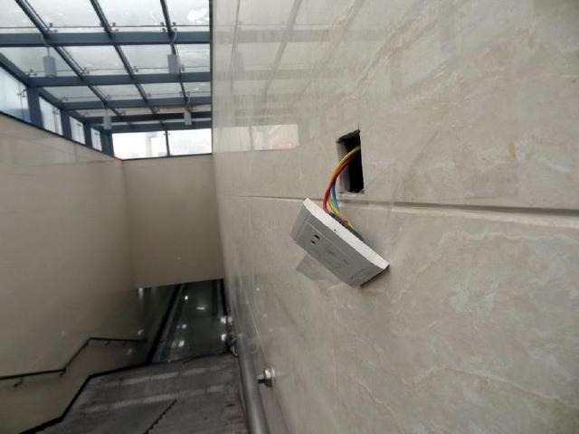 家里插座暗盒掉了,家中插座暗盒不正常怎么处理