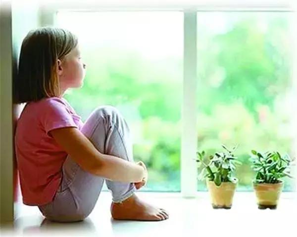 孩子胆小怎么办五种方法搞定,孩子在陌生的环境胆小太过拘谨