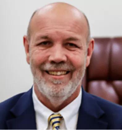 美国学校办另类活动被批,美国学校校长跳舞