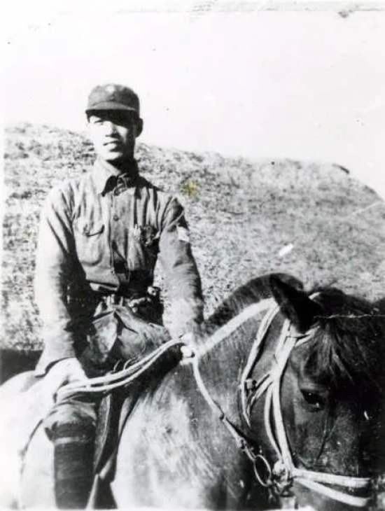 上将张震，78岁时要退休，*小平邓**：比我小10岁，还可以再干一届