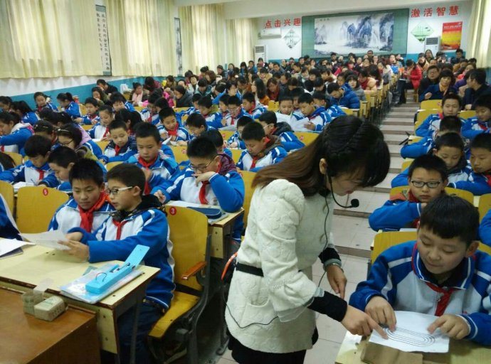 爸爸姓李给儿子取名老师不敢点名,爸爸姓李妈妈姓李给小孩取名字