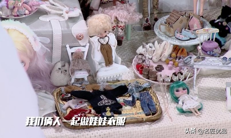 怎么用不要的衣服给玩偶做裙子,怎么给小玩偶做好看的小裙子