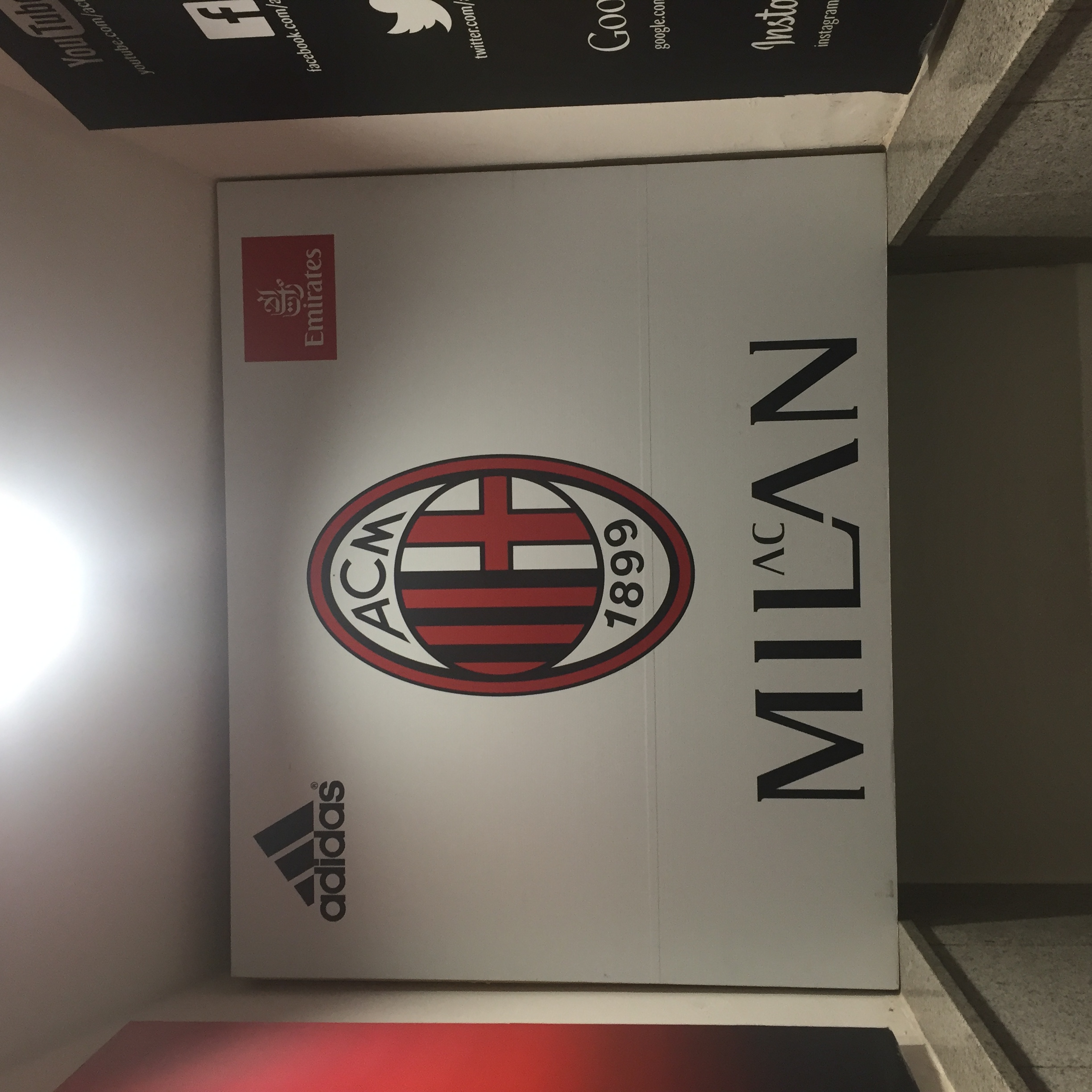 圣西罗红黑军团开场战歌,圣西罗战歌