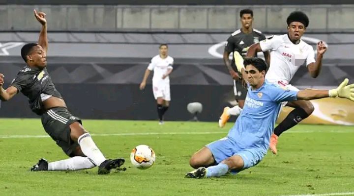 曼联出局揪出两大罪人,曼联欧联决赛失利