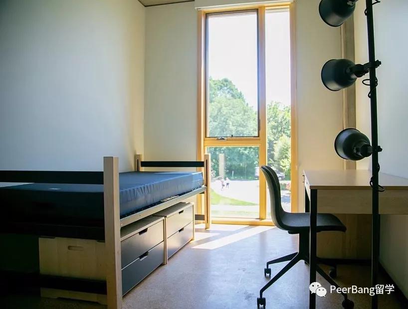 缇庡浗椤跺皷澶у涓轰粈涔堥偅涔堝,缇庡浗鍗氬＋鍚噾閲忔渶楂樼殑瀛︽牎