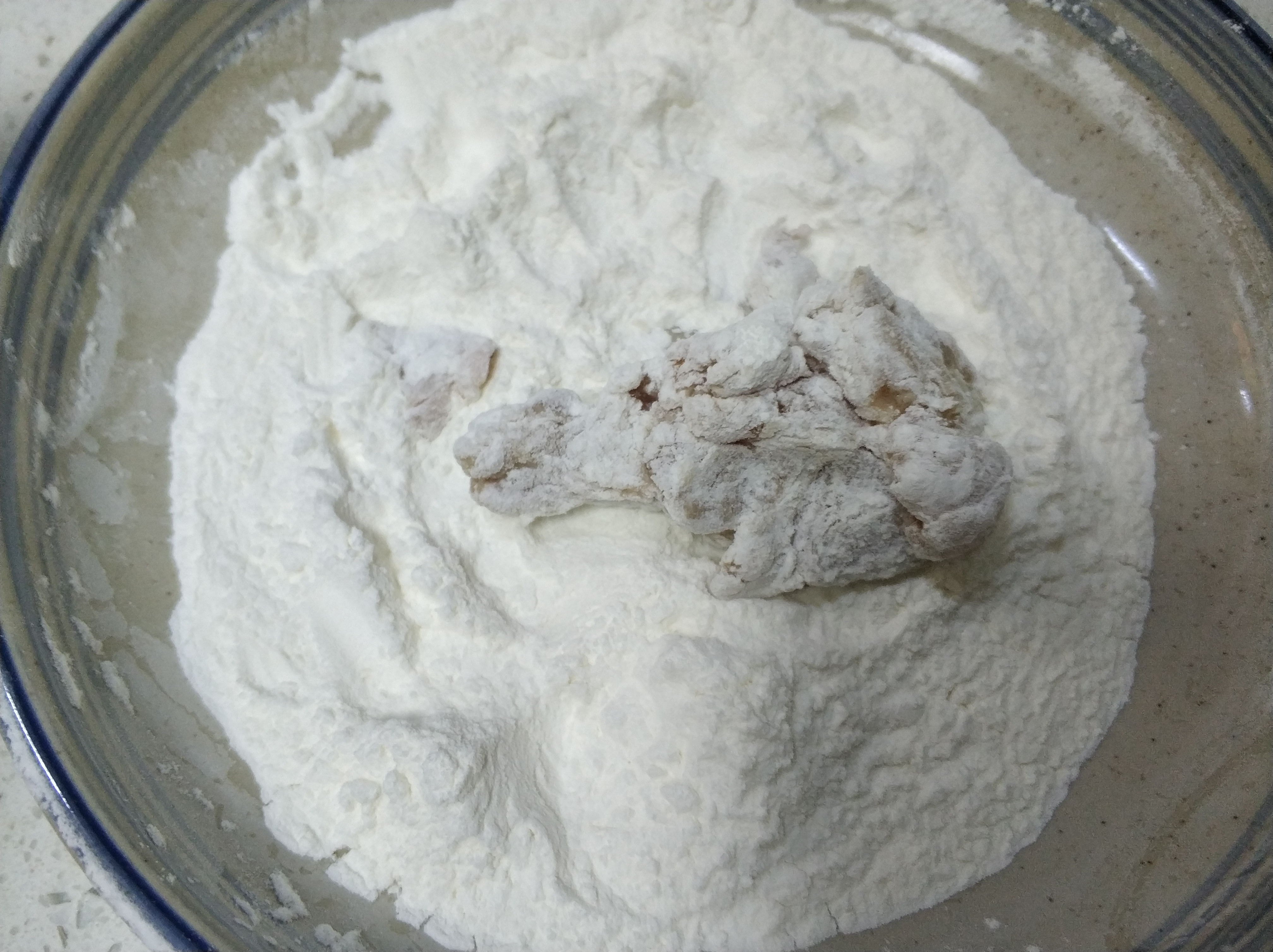 炸鸡鱼鳞片裹粉的做法,炸鸡怎样裹粉才能起鳞视频