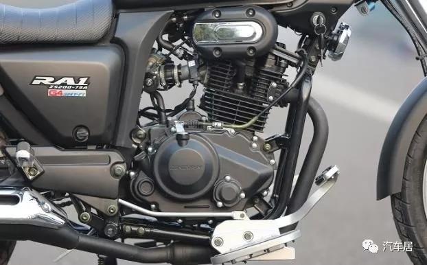 这款车售价8980元，搭配电喷动力，国产摩旅巡航太子，续航500km